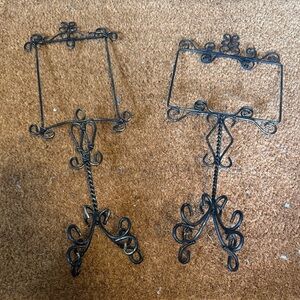 Elegant Black Metal Easel Set for Home Decor